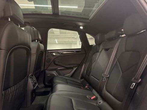 Certified 2026 Porsche Macan AWD/4WD image 26