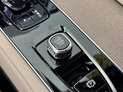 New 2026 Volvo XC90 B6 Plus w/ Protection Package Premier image 21