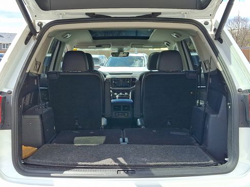 Used 2023 Volkswagen Atlas SEL Premium AWD/4WD image 28