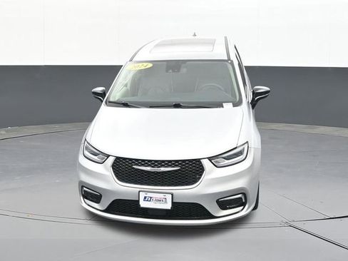 Used 2024 Chrysler Pacifica Limited FWD image 65