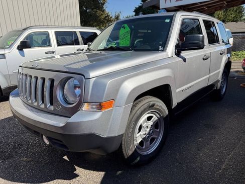 Used 2016 Jeep Patriot Sport image 5