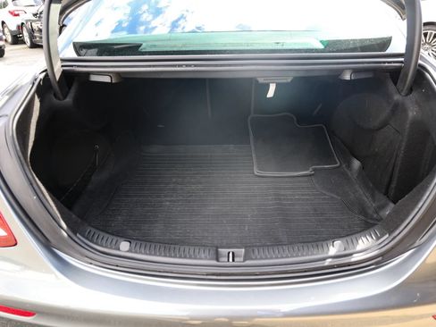 Used 2018 Mercedes-Benz E 300 4MATIC image 36