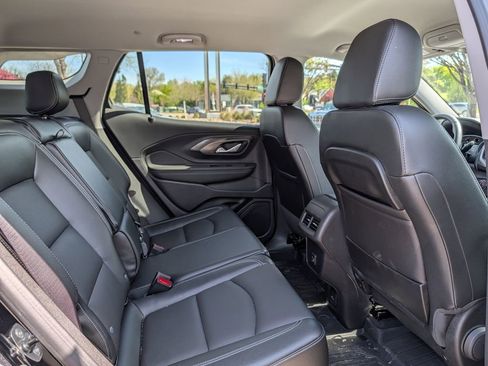 Used 2024 GMC Terrain SLT w/ Infotainment Package II AWD/4WD image 22
