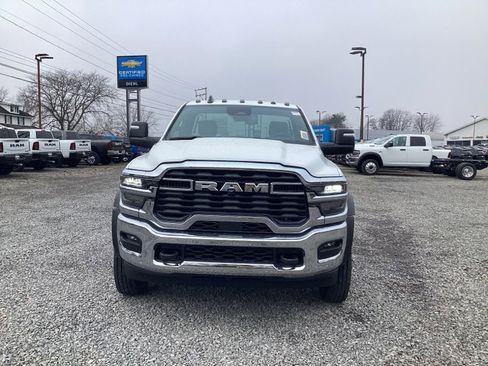 New 2026 RAM 5500 Tradesman w/ Chrome Appearance Group image 2