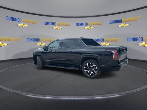 Used 2024 Chevrolet Silverado EV RST AWD/4WD image 9