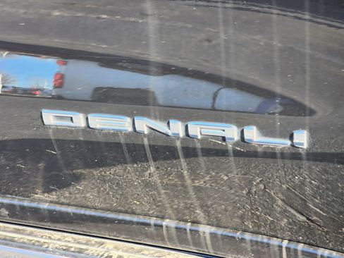 Used 2025 GMC Sierra 1500 Denali image 7