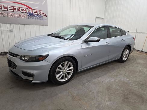 Used 2018 Chevrolet Malibu LT image 2
