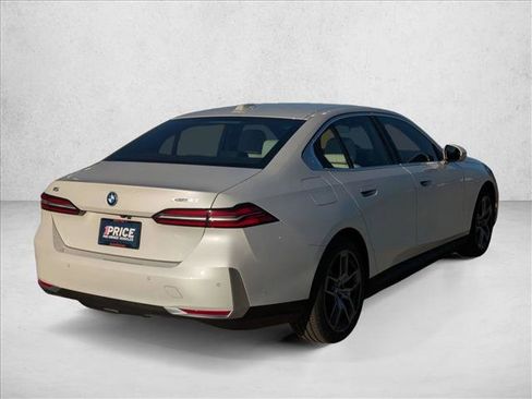 Used 2025 BMW i5 xDrive40 w/ Premium Package image 5