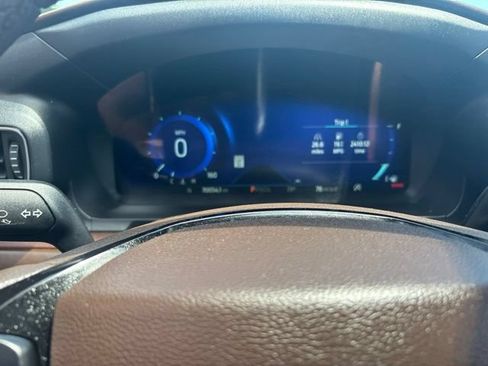 Used 2022 Ford Explorer King Ranch w/ Technology Package AWD/4WD image 10