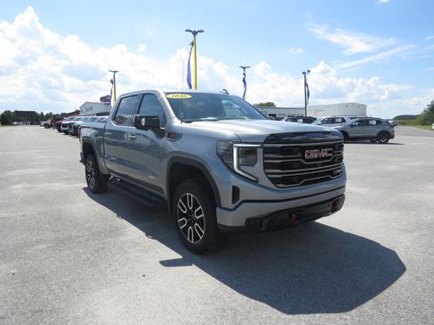 Used 2026 GMC Sierra 1500 AT4 w/ AT4 Premium Package AWD/4WD image 9