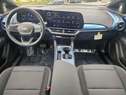 New 2026 Chevrolet Equinox EV LT AWD/4WD image 17
