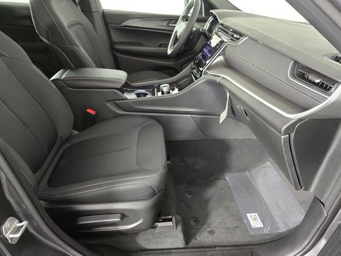 New 2025 Jeep Grand Cherokee Laredo X w/ Trailer Tow Package image 29