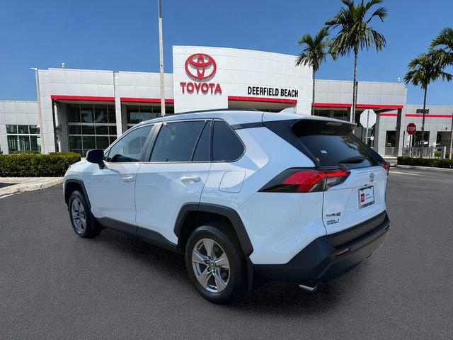 Used 2025 Toyota RAV4 XLE FWD image 5