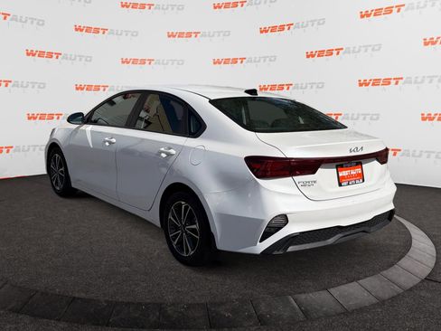 Used 2023 Kia Forte LXS FWD image 3
