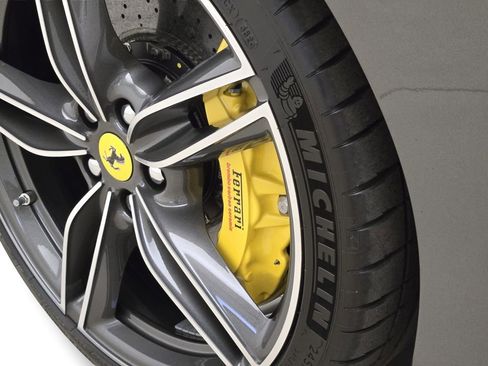 Used 2024 Ferrari Roma Spider RWD image 14