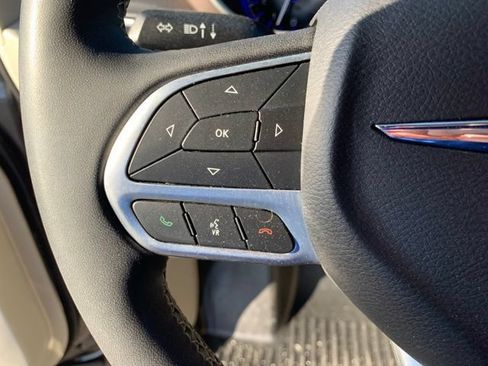 Used 2023 Chrysler Voyager LX FWD image 28