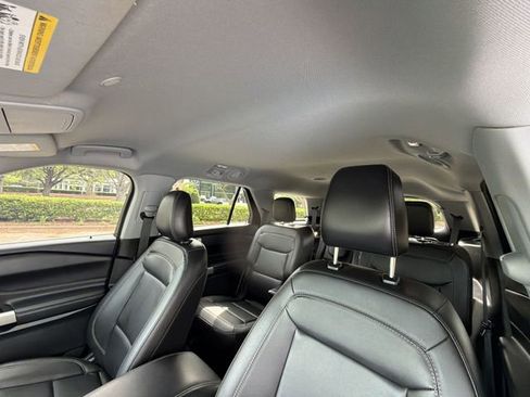 Used 2023 Ford Explorer XLT w/ Equipment Group 202A RWD image 22