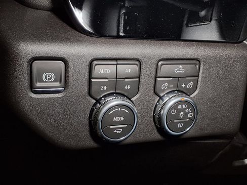 New 2026 GMC Sierra 1500 Elevation w/ Preferred Package AWD/4WD image 17