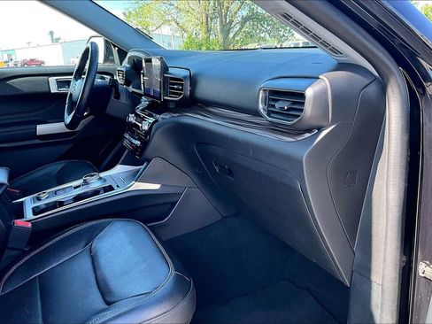 Used 2023 Ford Explorer Limited w/ Equipment Group 301A AWD/4WD image 14