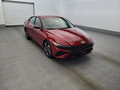 Used 2025 Hyundai Elantra Sport FWD image 13