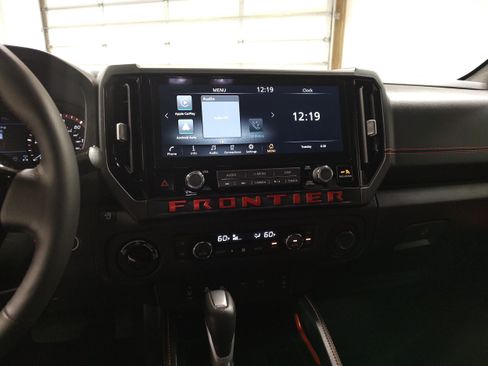 Used 2025 Nissan Frontier PRO-4X w/ Pro Convenience Package AWD/4WD image 7
