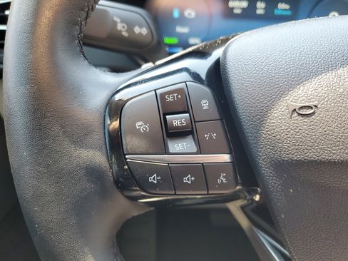 Used 2023 Ford Escape Platinum w/ Premium Technology Package image 5