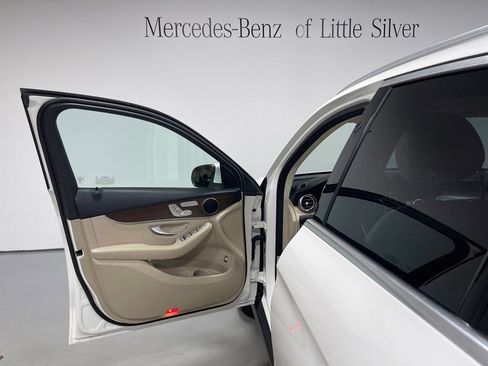 Used 2022 Mercedes-Benz GLC 300 4MATIC image 17