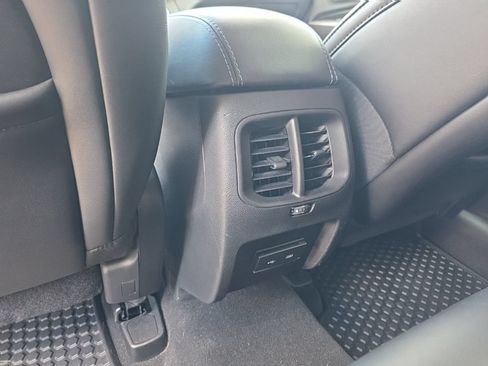 Used 2019 Jeep Cherokee Latitude Plus w/ Cold Weather Group AWD/4WD image 13