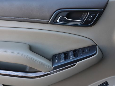 Used 2018 GMC Yukon SLT w/ Open Road Package image 12