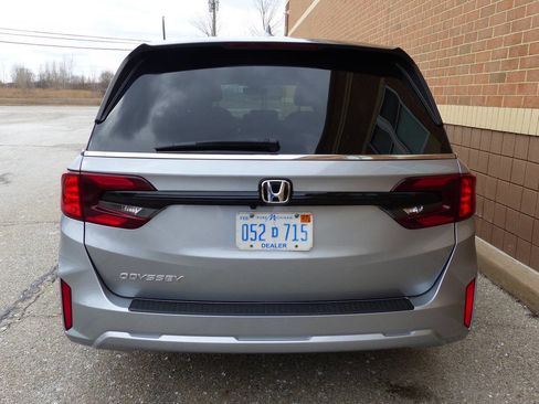 Used 2025 Honda Odyssey EX-L image 9