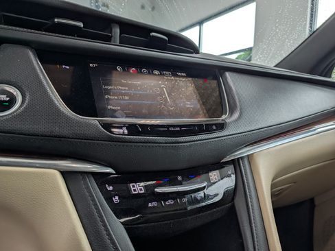 Used 2017 Cadillac XT5 Premium Luxury w/ Advanced Security Package FWD image 19
