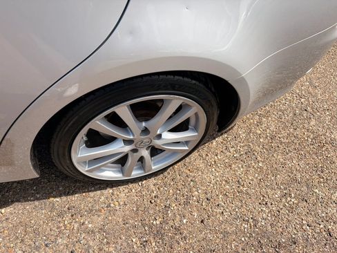 Used 2006 Lexus IS 250 w/ Preferred Accessory Pkg RWD image 24
