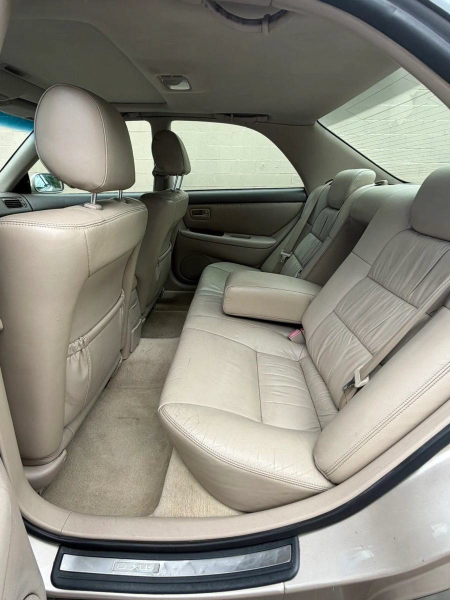 Used 2000 Lexus ES 330 w/ Lexus Value Pkg FWD image 16