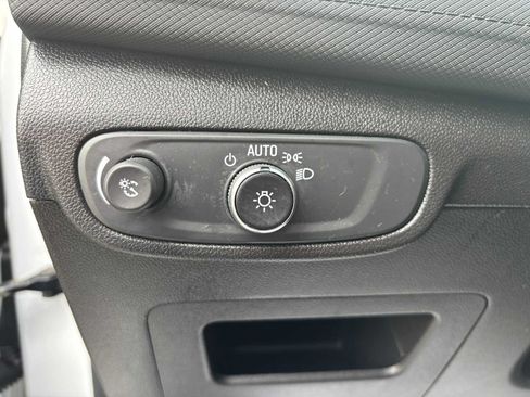Used 2025 Chevrolet TrailBlazer LT AWD/4WD image 18