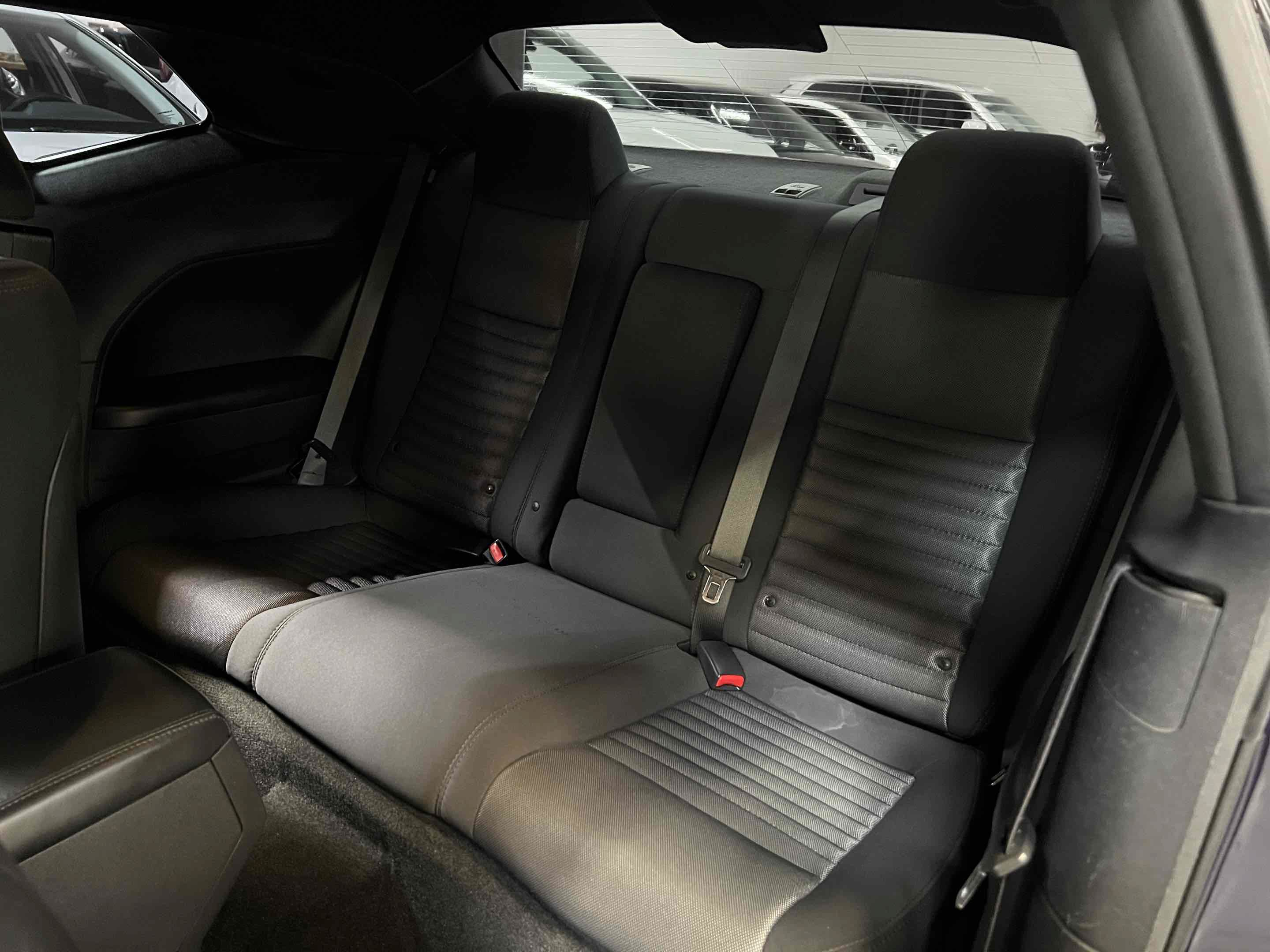 Used 2014 Dodge Challenger R/T RWD image 6