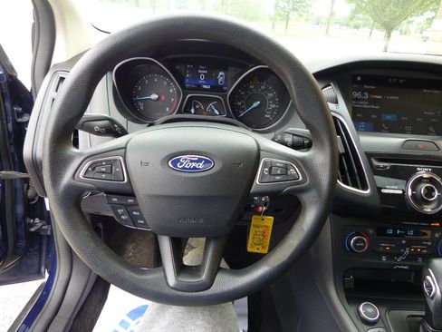 Used 2017 Ford Focus SEL FWD image 24