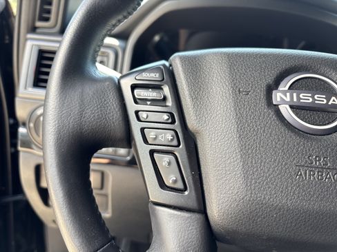 Used 2023 Nissan Titan SV w/ SV Convenience Package RWD image 16