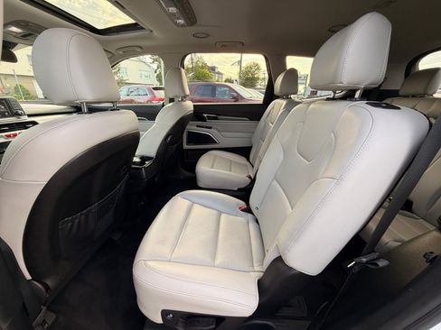 Used 2020 Kia Telluride S AWD/4WD image 24