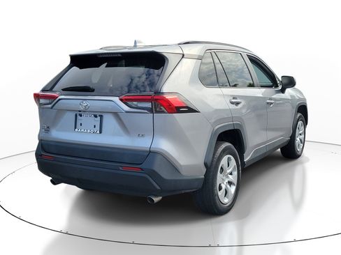 Certified 2019 Toyota RAV4 LE FWD image 6