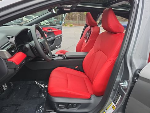 Used 2025 Toyota Camry XSE image 16