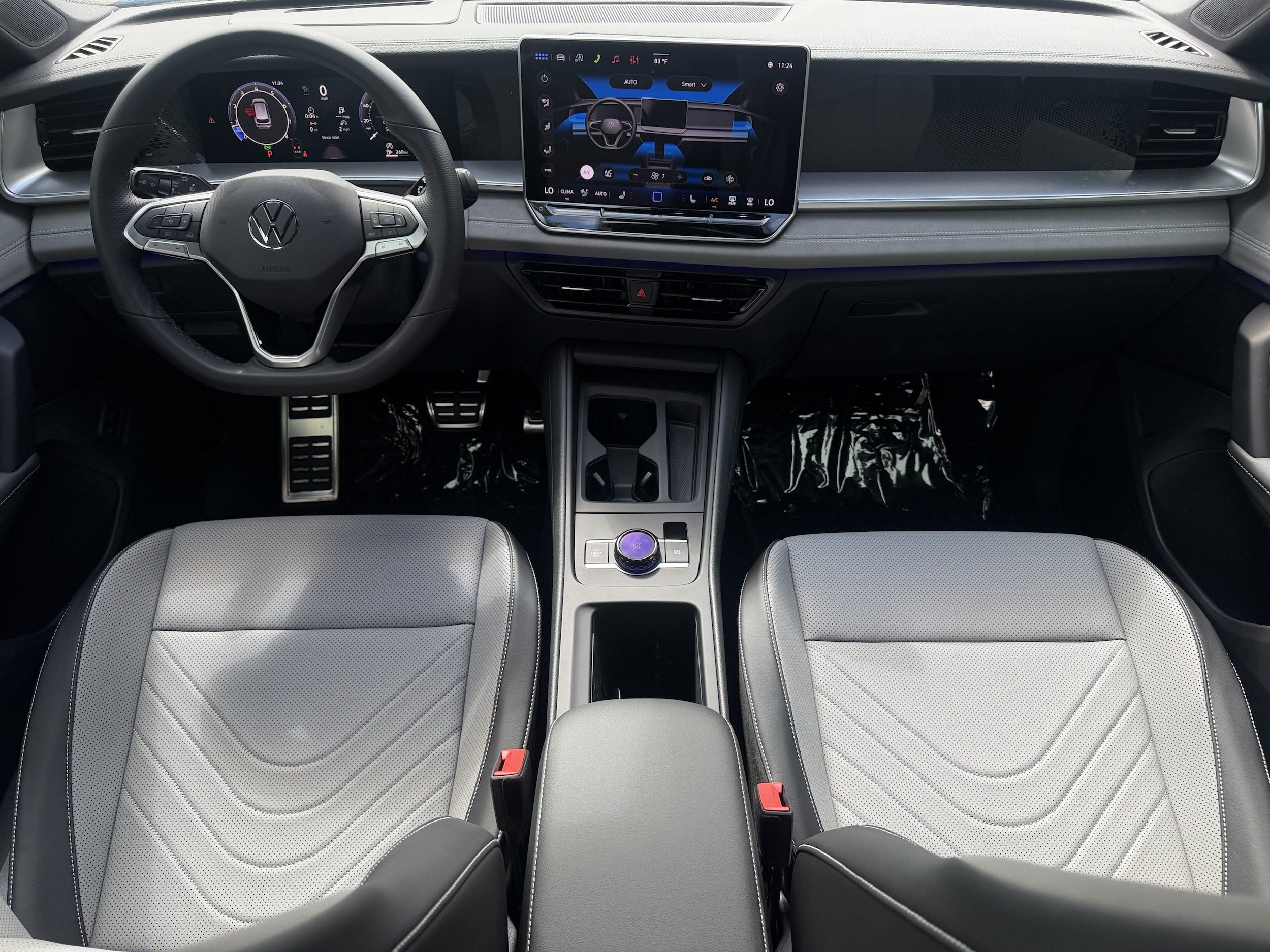 New 2026 Volkswagen Tiguan SE R-Line FWD image 14