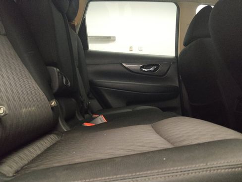 Used 2019 Nissan Rogue SV FWD image 19