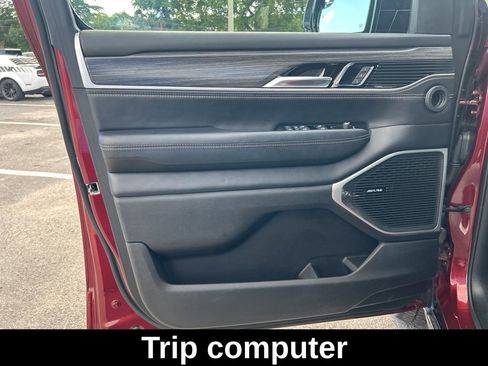 Used 2023 Jeep Wagoneer Series III w/ Preferred Equipment Group image 36