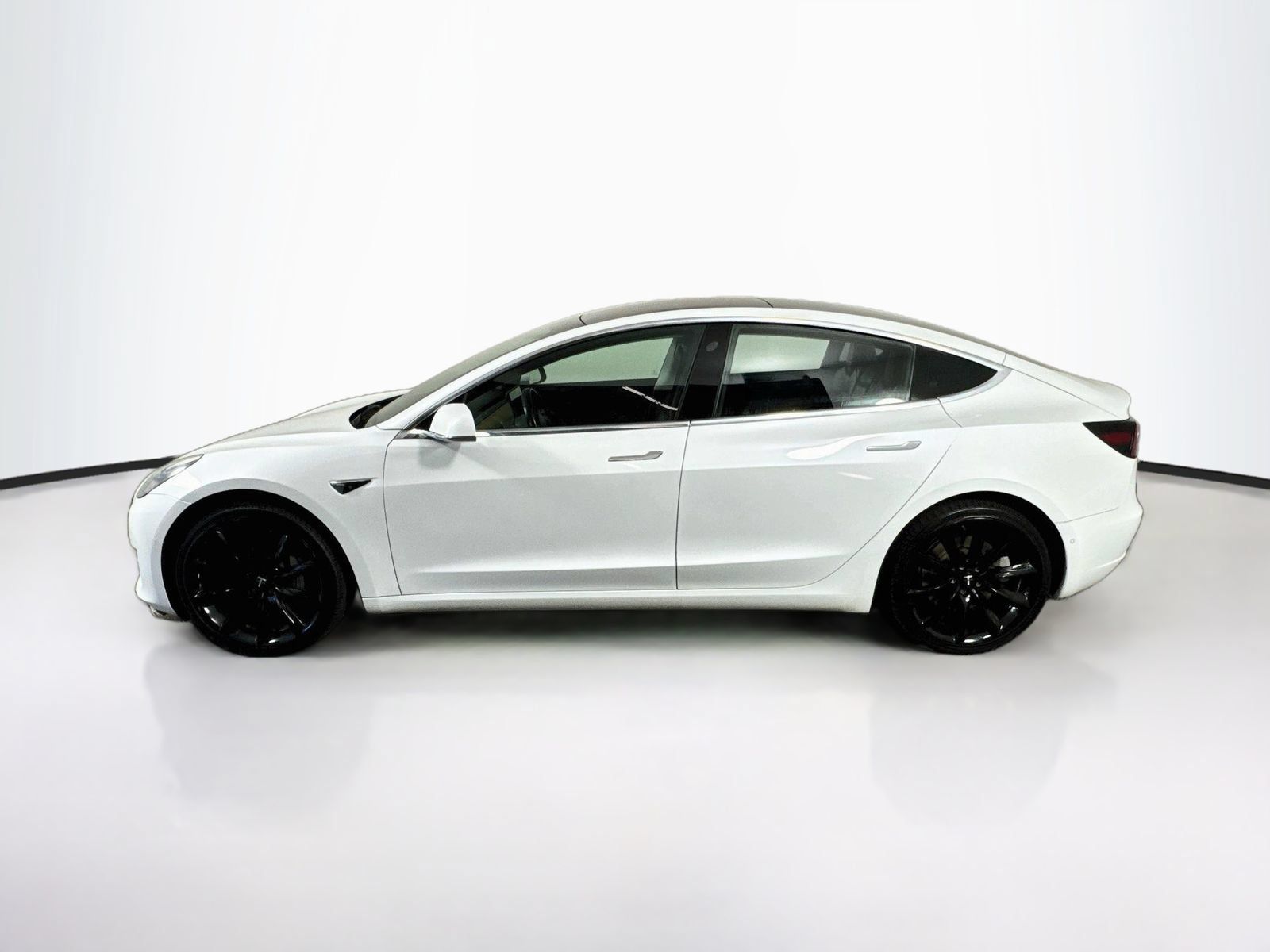 Used 2018 Tesla Model 3 Performance AWD/4WD image 2