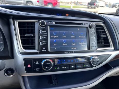 Used 2016 Toyota Highlander Limited Platinum AWD/4WD image 28