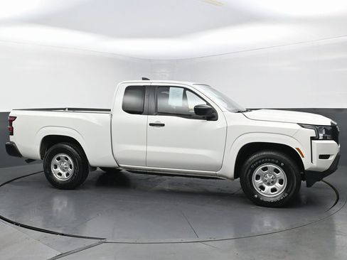 Used 2022 Nissan Frontier S image 5