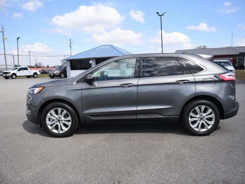 Used 2022 Ford Edge Titanium image 6