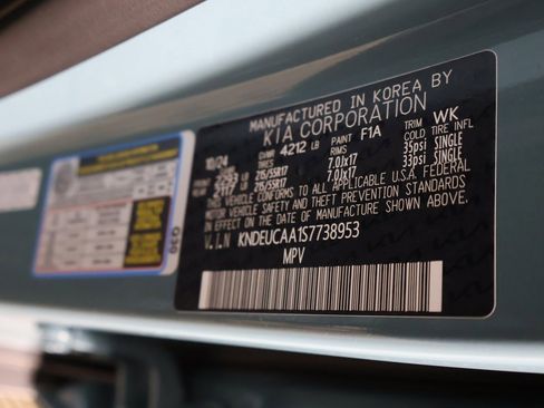 Used 2025 Kia Seltos S image 48