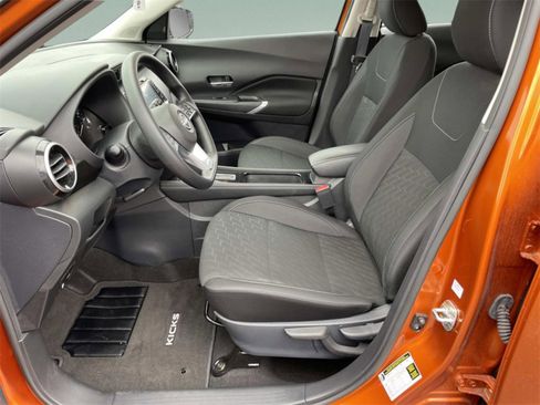 Used 2024 Nissan Kicks SV image 13