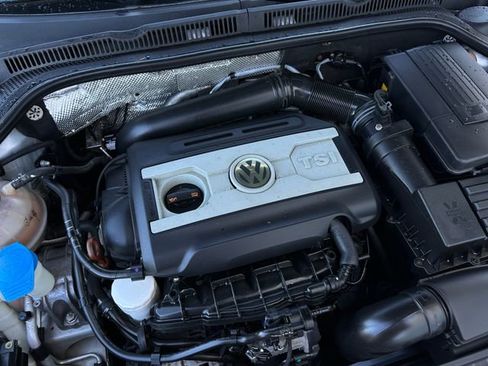 Used 2013 Volkswagen Jetta GLI Autobahn image 38